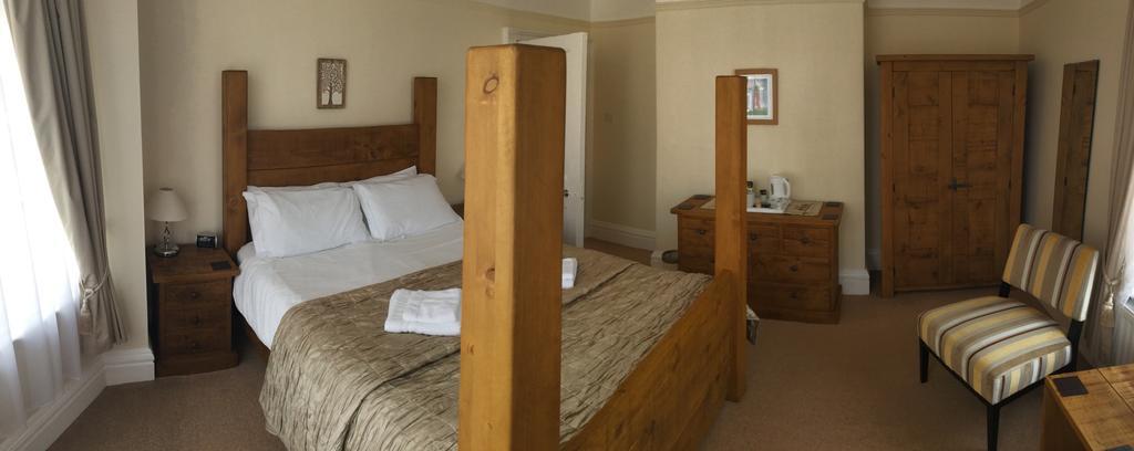 The Whalebone Arch Guest house