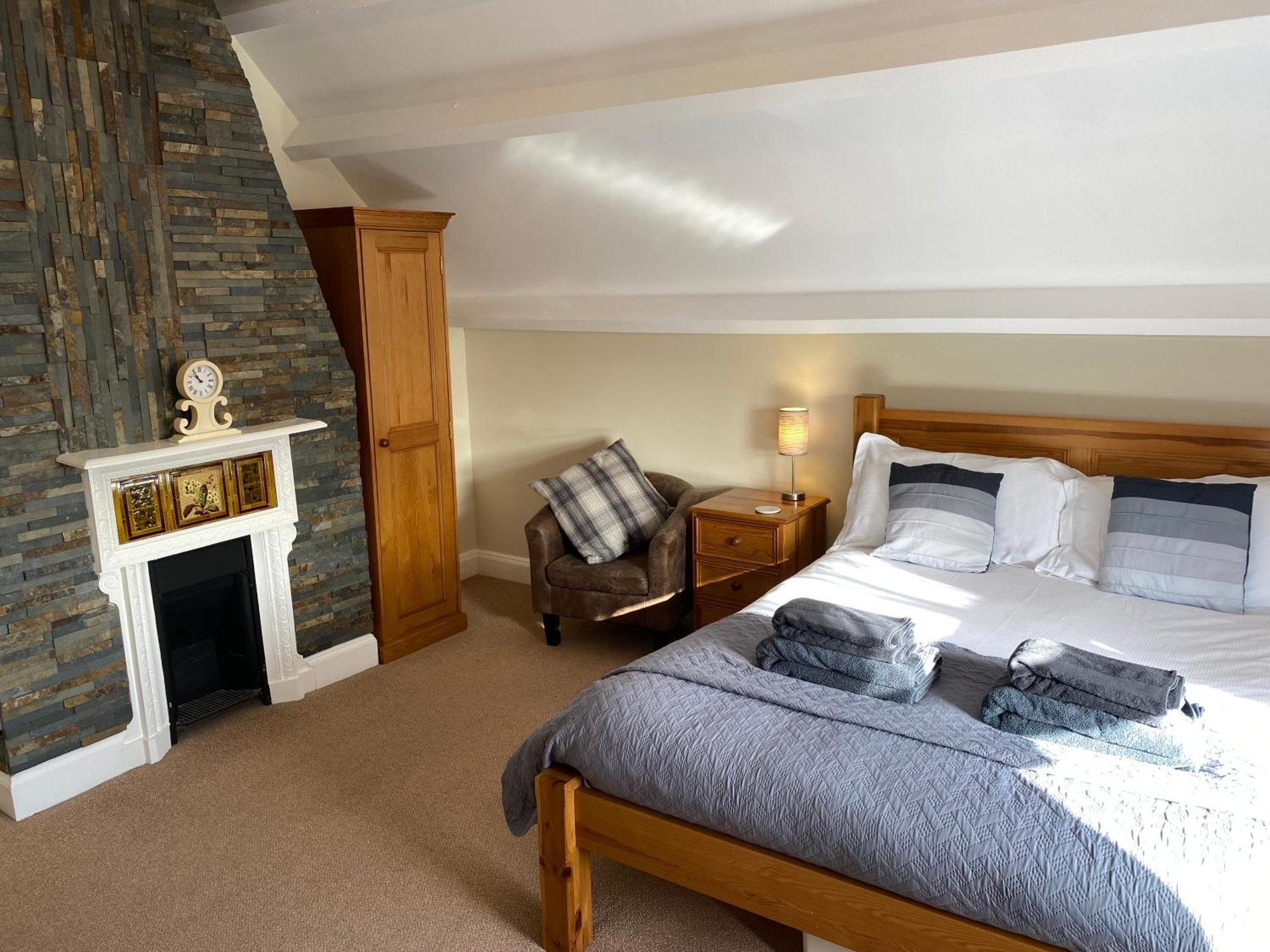 The Whalebone Arch 3* Whitby