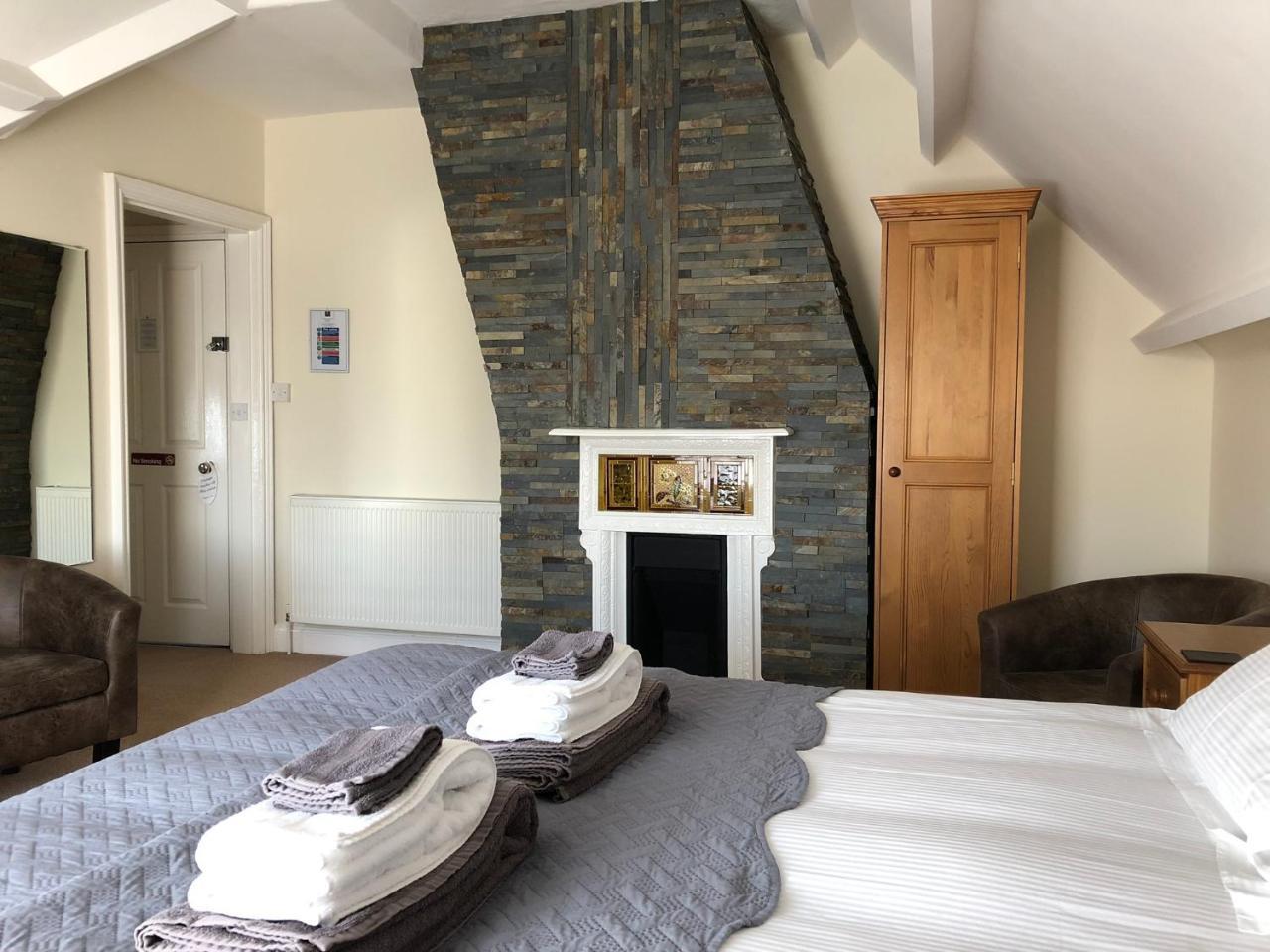 Guest house The Whalebone Arch Whitby